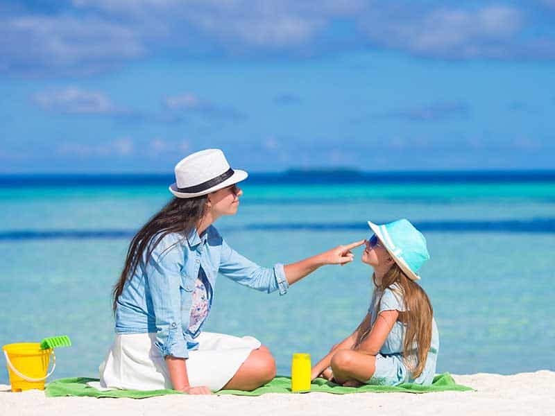 Предпазване на децата от слънчевите лъчи