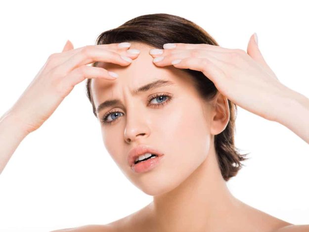 Акне по челото Акне по челото